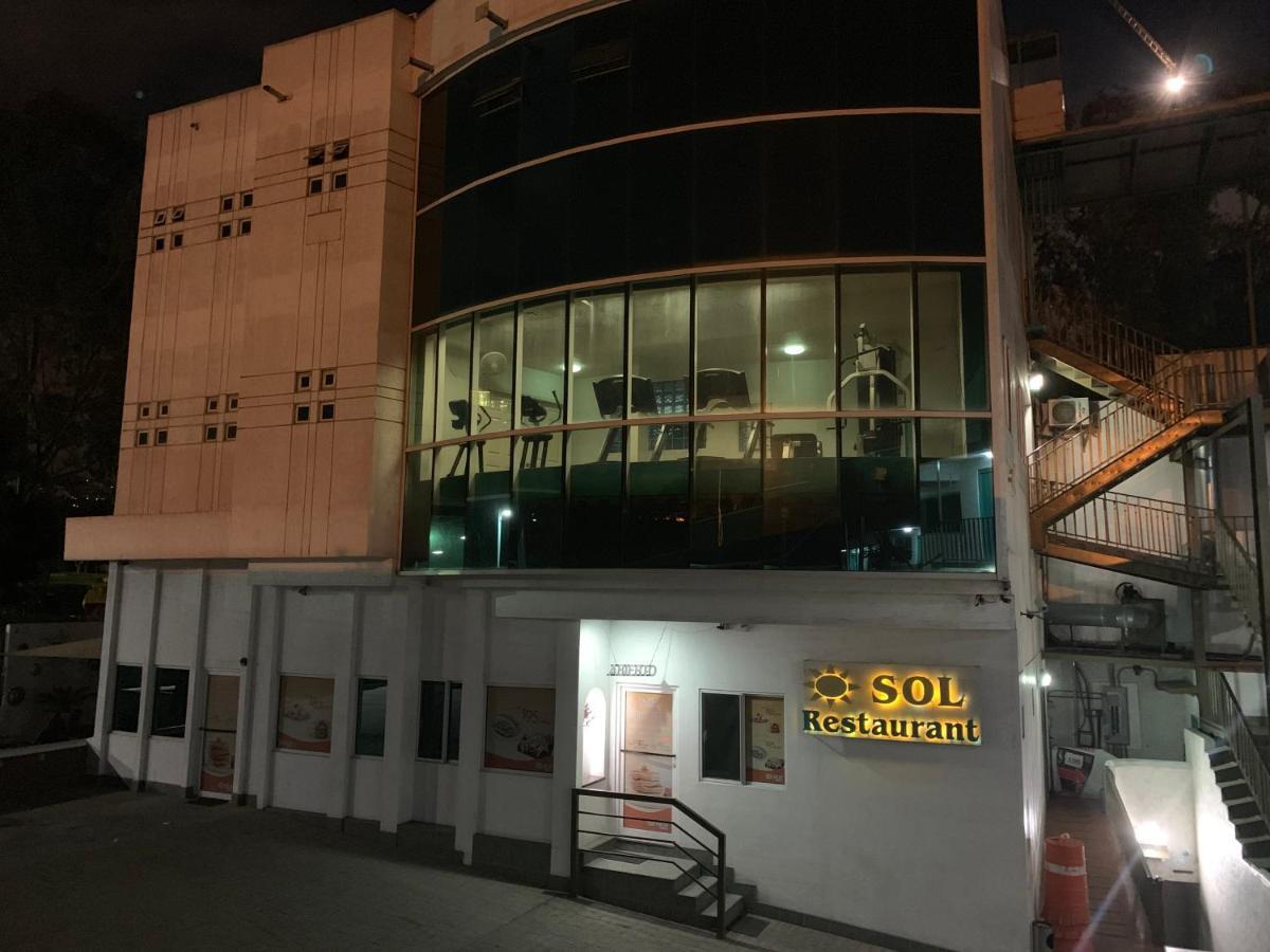 R Inn De Tijuana Exterior photo
